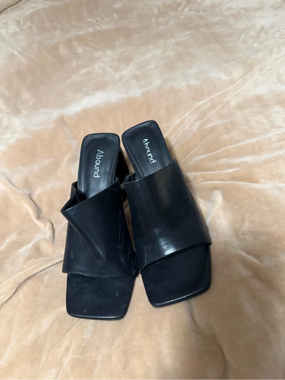 Abound Black Leather Block Heel Mule Women’s Size 8